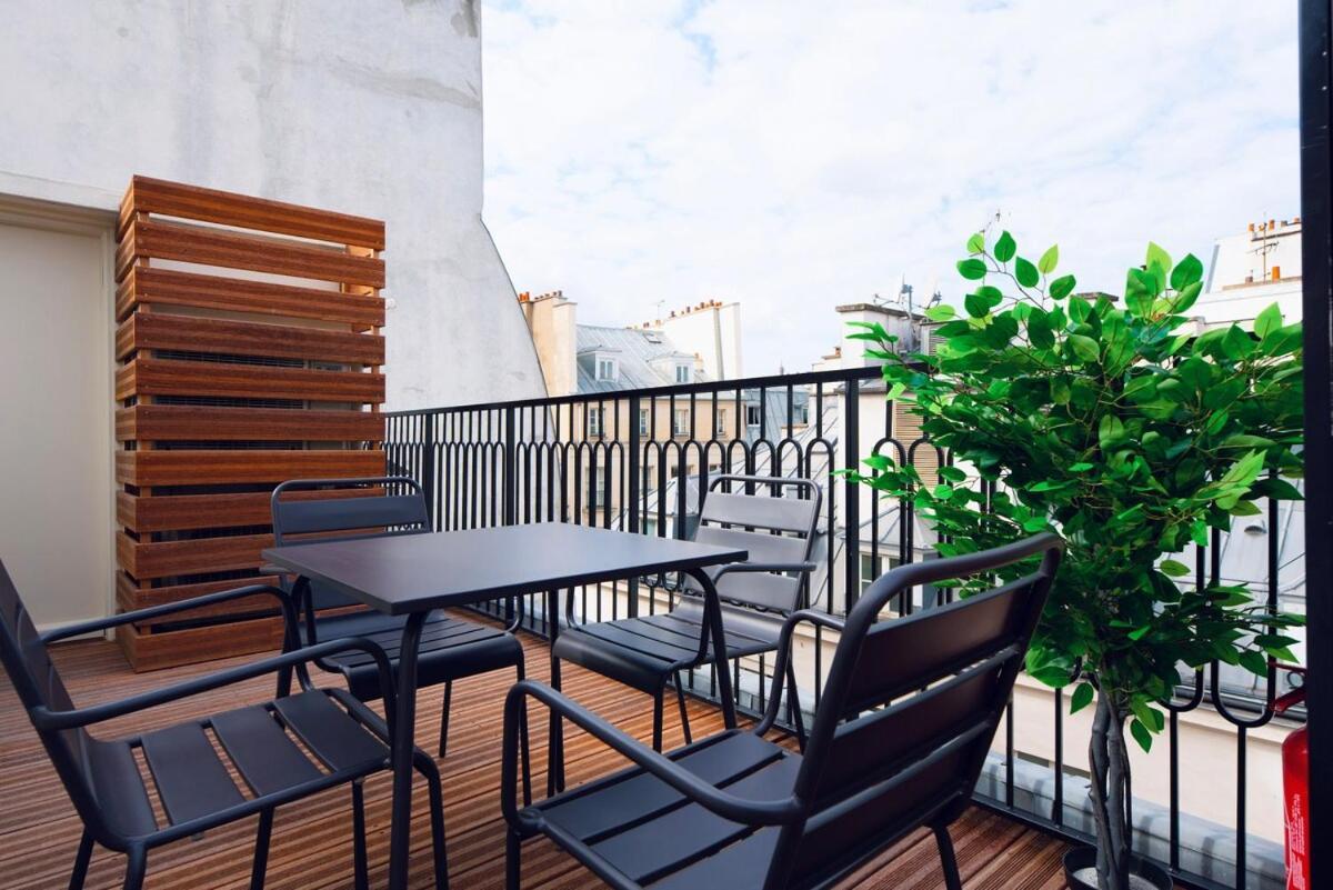Stylish Triplex With Amazing Terrace Near Louvre Appartamento Parigi