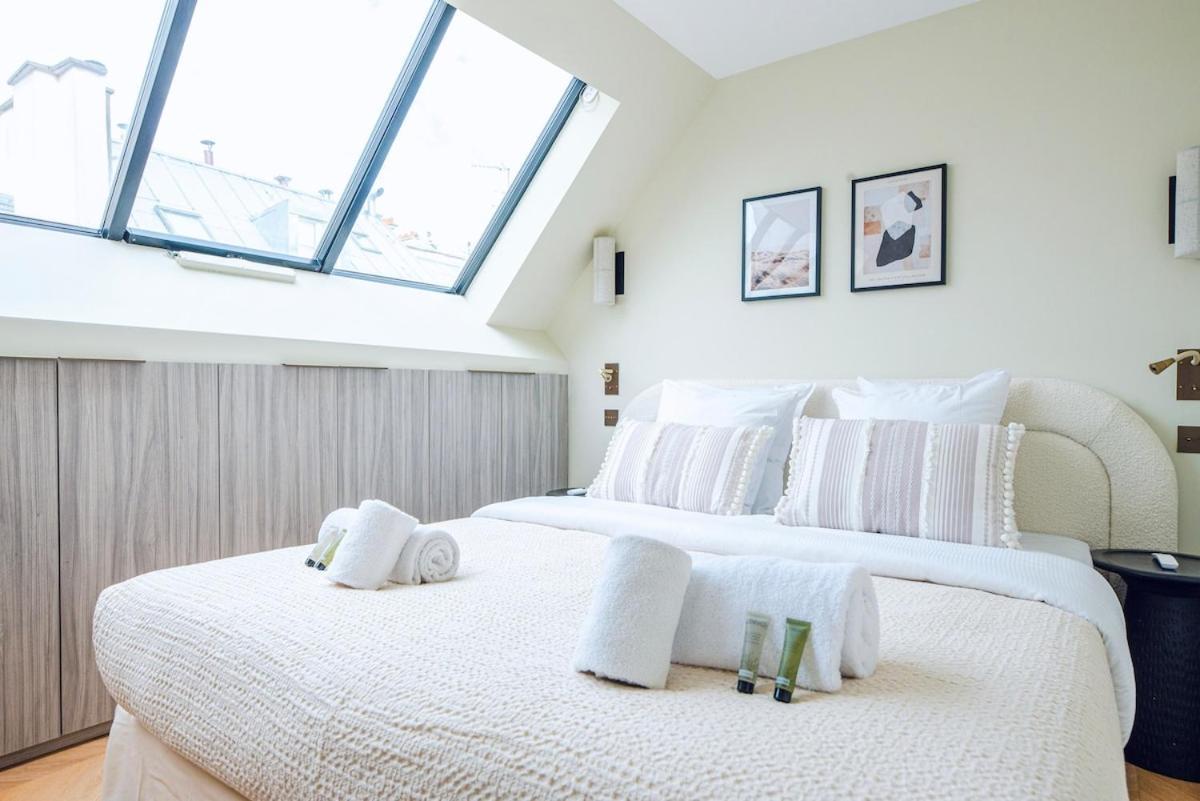 Stylish Triplex With Amazing Terrace Near Louvre Appartamento Parigi