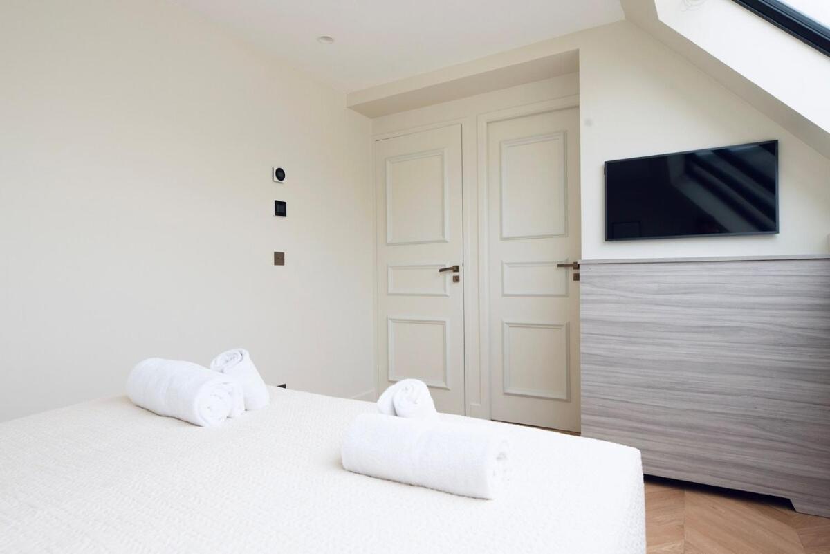 Stylish Triplex With Amazing Terrace Near Louvre Parigi