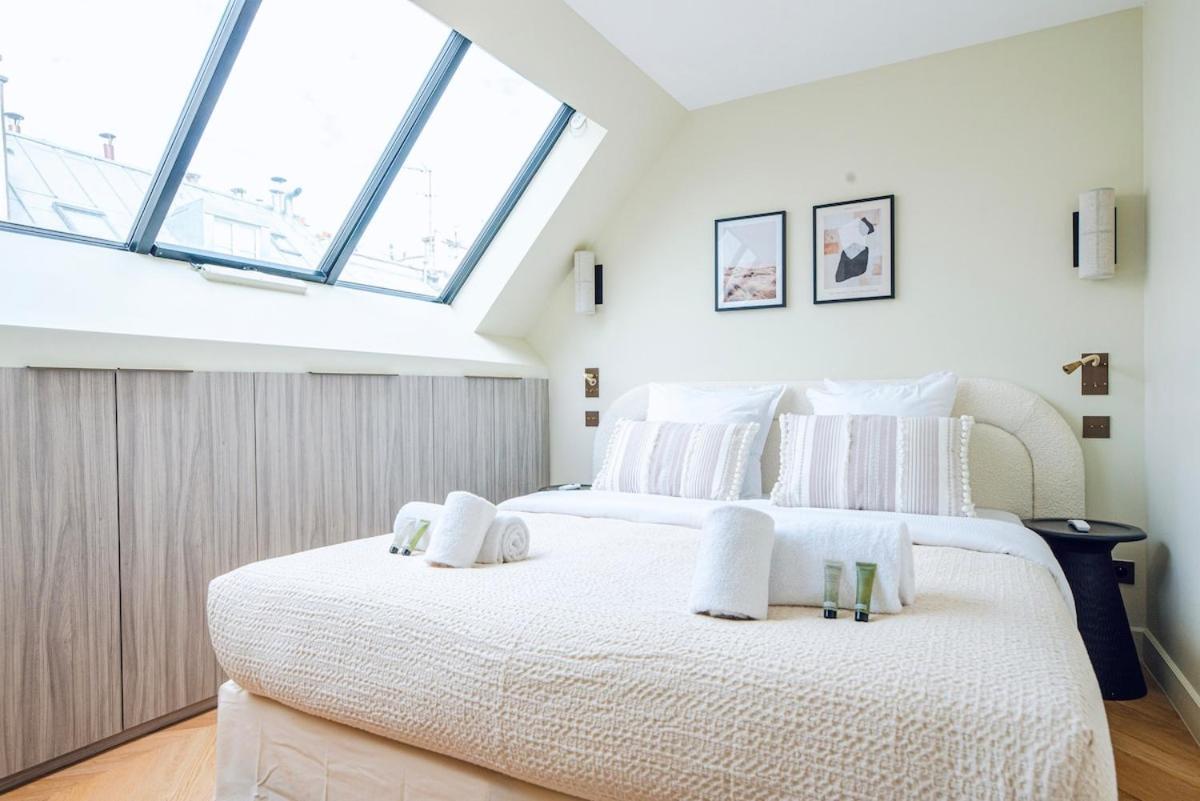 Stylish Triplex With Amazing Terrace Near Louvre Appartamento Parigi