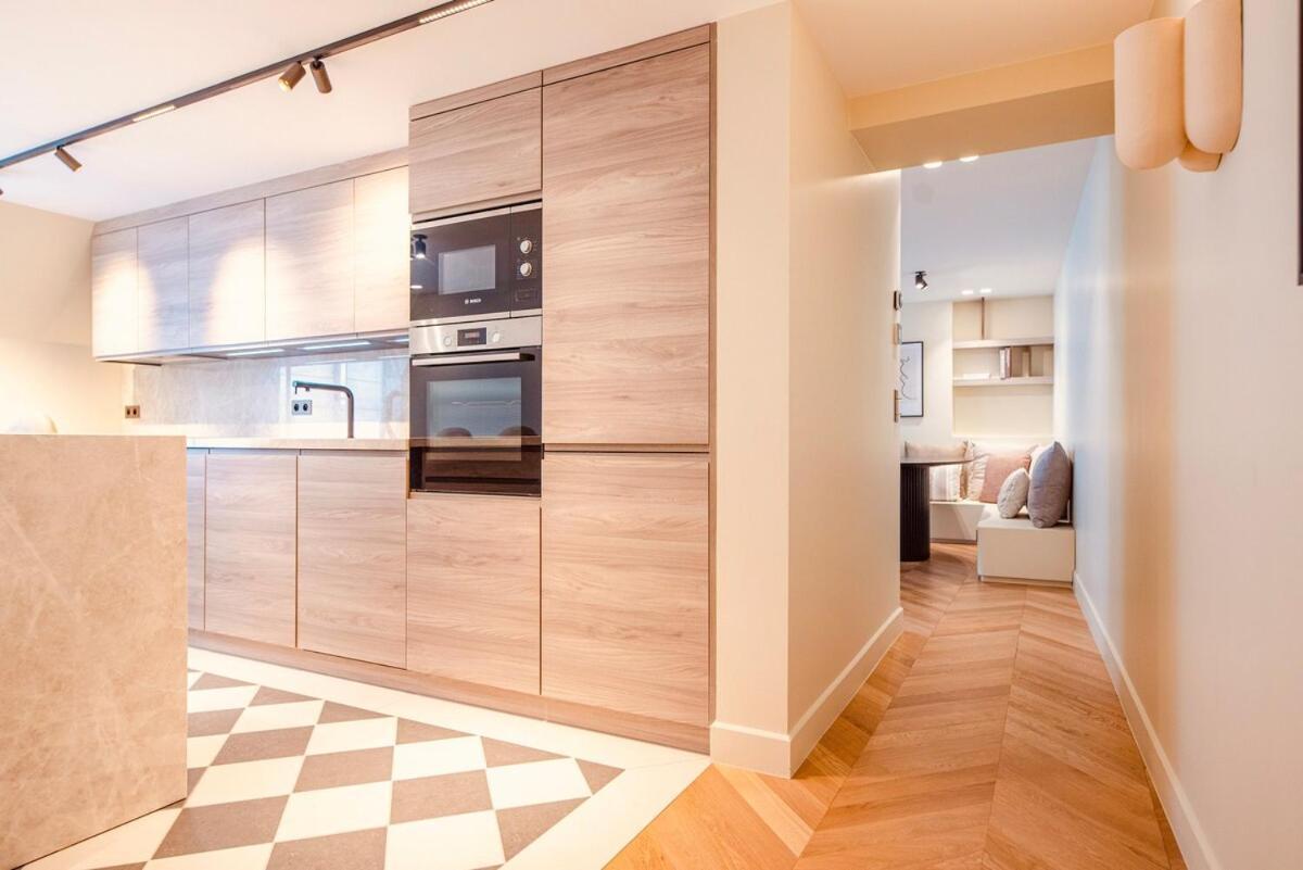 Stylish Triplex With Amazing Terrace Near Louvre Appartamento